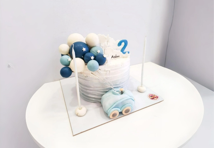 Arabalı Balonlu 2 Yaş Tasarım Pasta