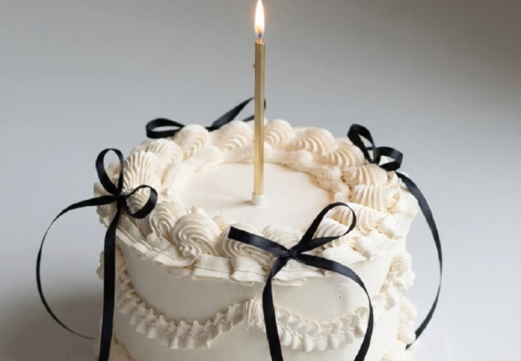 Siyah Kurdeleli Vintage Pasta