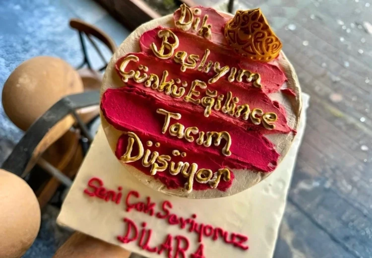 TACLI & YAZILI PASTA